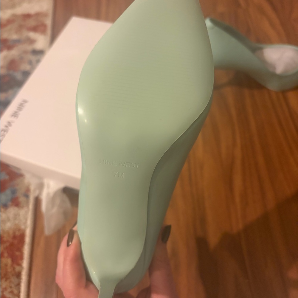 Nine West EZRA Mint Green Pointed Toe Stiletto Pumps - Picture 4 of 5